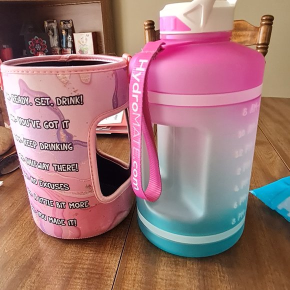 Hydromate Gallon Water Bottle with Straw and 2 Covers EUC Used 1 Time - Picture 5 of 9